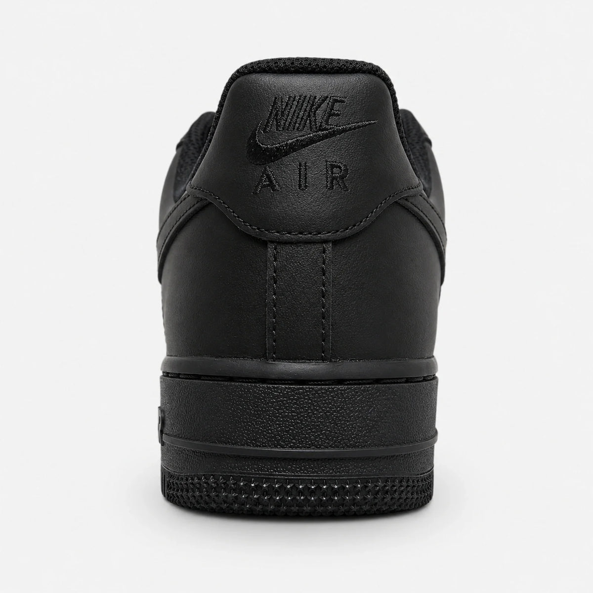 Nike Air Force 1 Triple Black patike zadnji dio