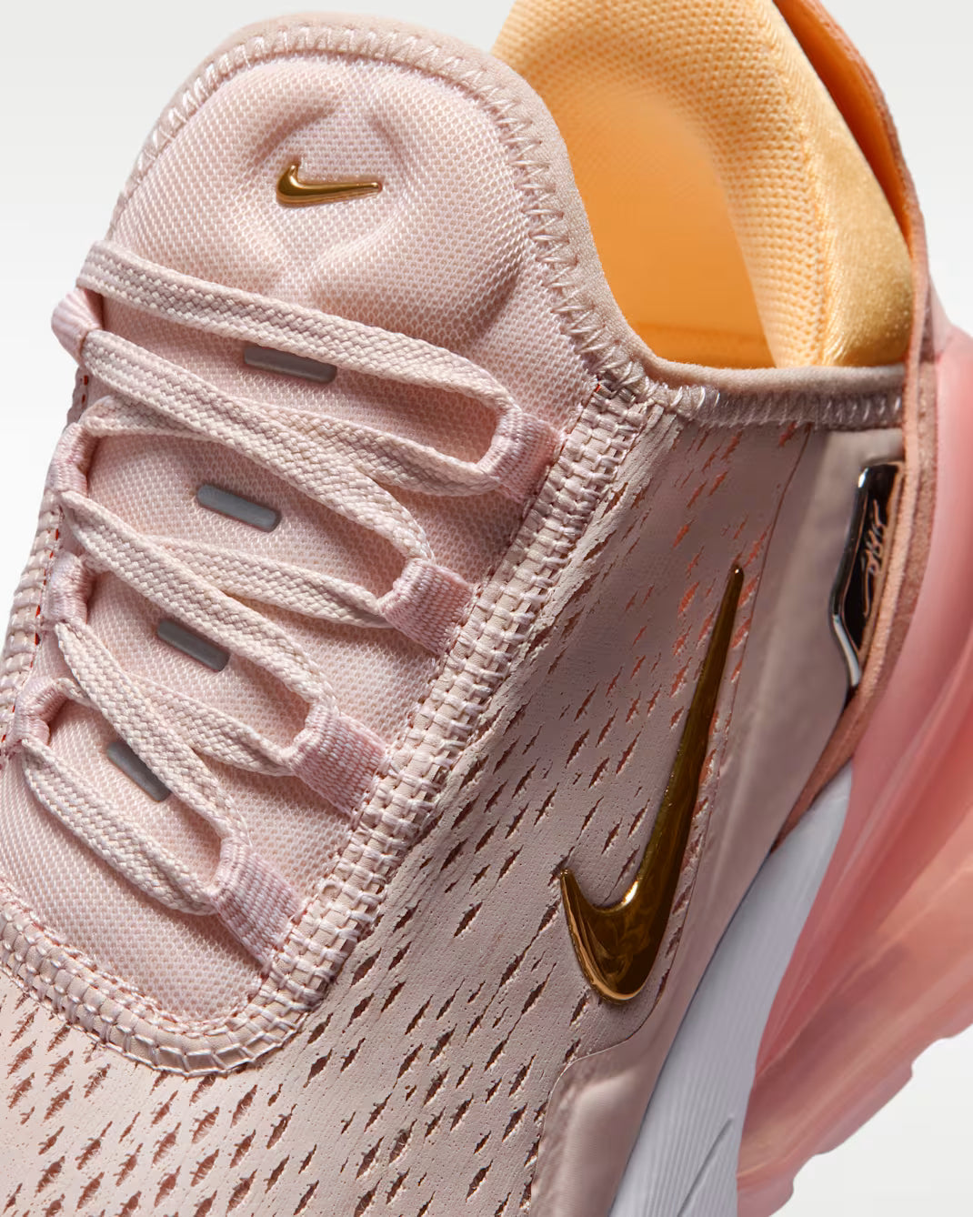Nike Air Max 270 Premium Rust Pink – detalj gornjišta i pertli