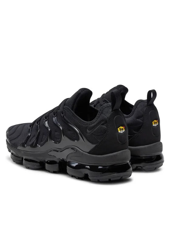 Nike Air VaporMax Plus Triple Black zadnji ugao